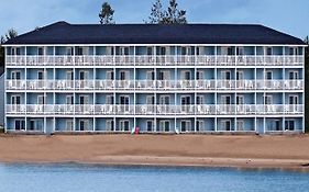 Fairview Beachfront Inn And Waterpark Mackinaw City